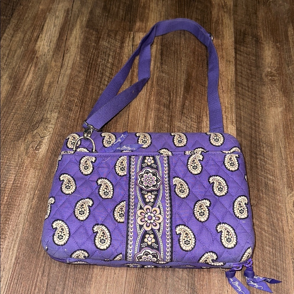 VERA BRADLEY Simply Violet Purple Floral Paisley Hard Laptop Tablet‎ Case Bag